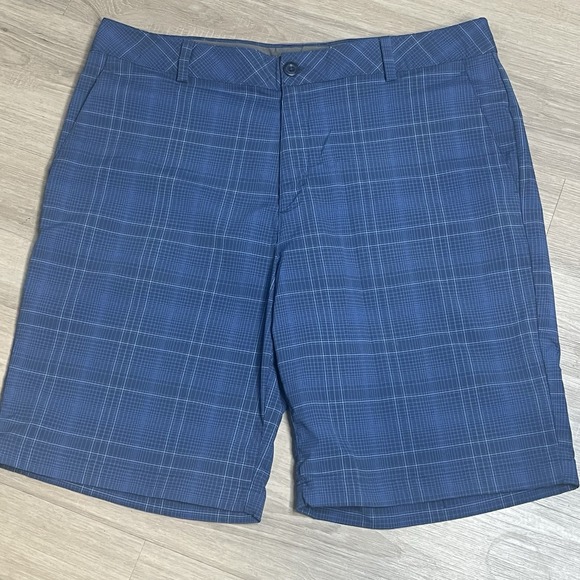 Under Armour Other - Under Armour Golf Shorts Loose Plaid Flat Athletic 10" INS Mens Sz 36